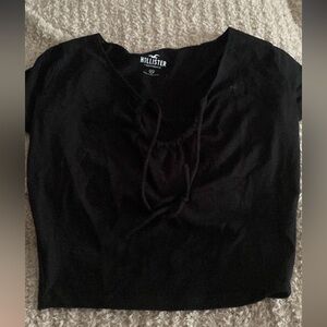 Hollister Tiy Cropped T